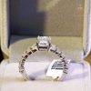 nhan-nu-n1077-tu-an-moissanite