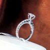 nhan-nu-kim-cuong-nhan-tao-taj-n1124-tu-an-moissanite