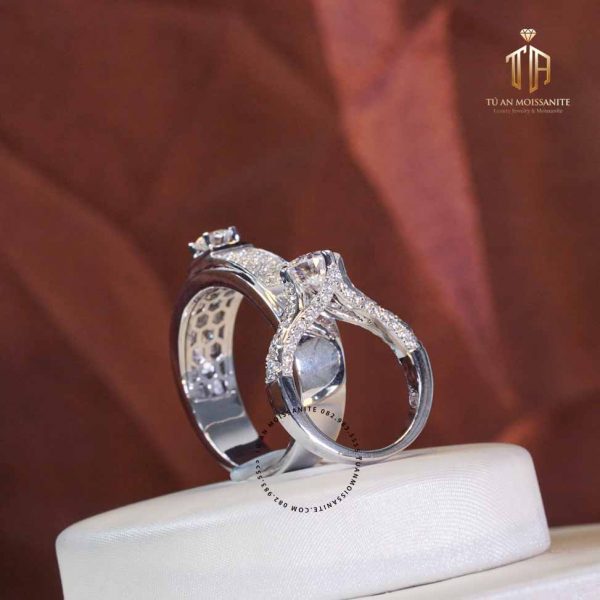 nhẫn cưới kim cương nhân tạo cao cấp moissanite nc1178 tú an jewelry