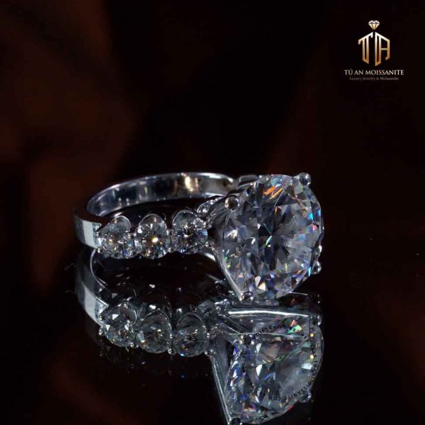 nhan-nu-kim-cuong-nhan-tao-cao-cap-moissanite-n1165-tu-an-jewelry