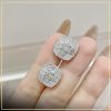 bong-tai-kim-cuong-nhan-tao-taj-bt1060-tu-an-moissanite