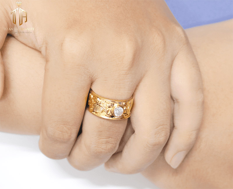 Tại sao nhẫn cưới 24k càng ngày càng ít người lựa chọn? | Apj.vn