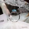 nhẫn topaz đính kim cương