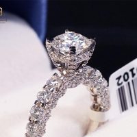 nhẫn đá Moissanite