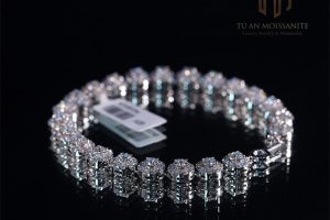 Top 5 Lắc Tay Vàng Nam 18K Đẹp Nhất 2025