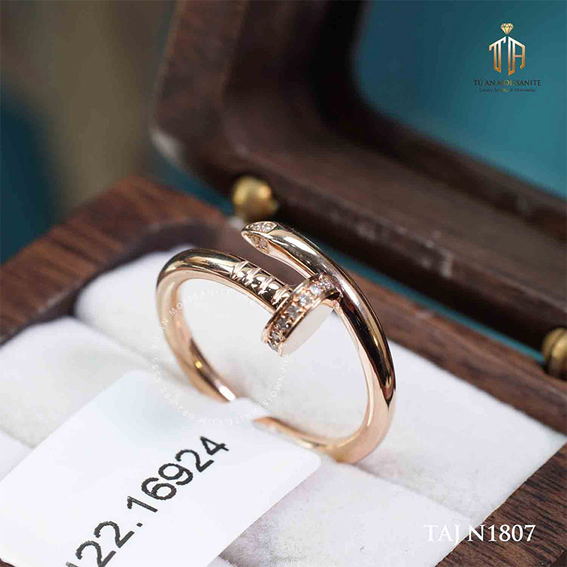 nhan-cartier-juste-un-clou-vang-hong-18k
