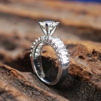 nhan-nu-moissanite-da-baguette-taj-n2671