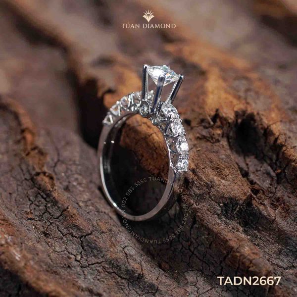 nhan-nu-moissanite-don-gian-n2667