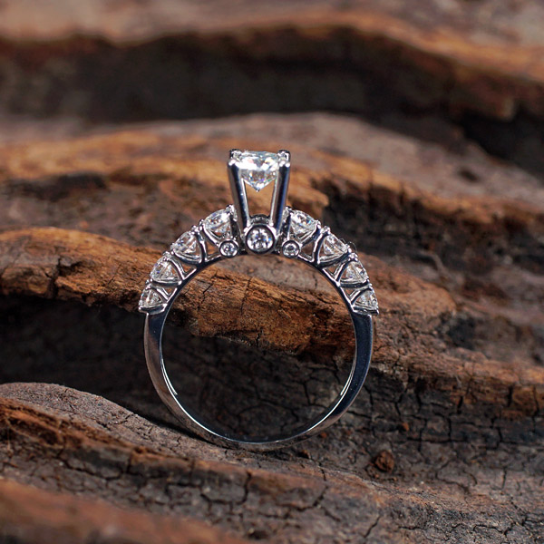nhan-nu-moissanite-don-gian-taj-n2667