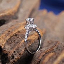 nhan-nu-moissanite-o-dai-hoa-cuc-taj-n2666