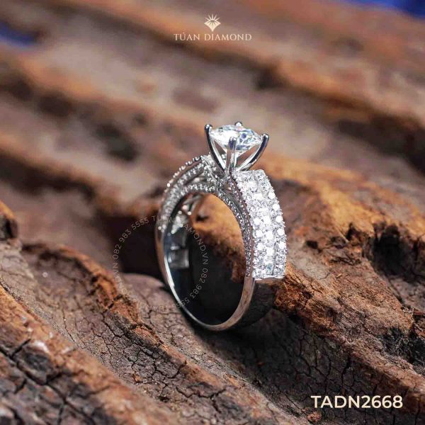 nhan-nu-vang-trang-n2668