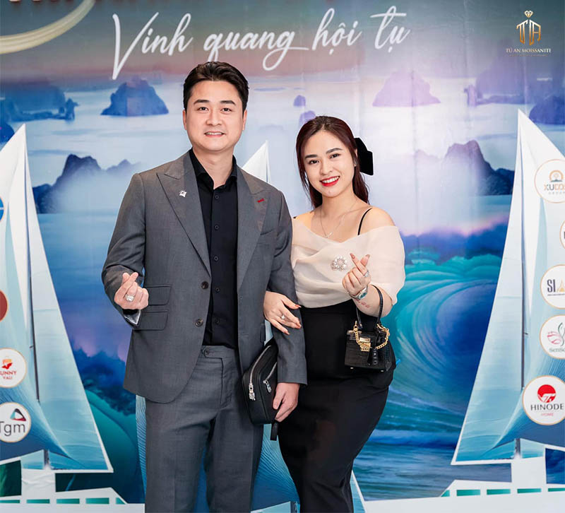 sinh-nhat-ceo-tu-an-moissanite