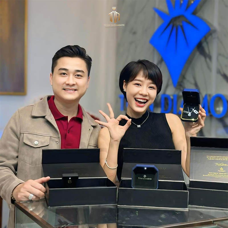 mua-trang-suc-van-cleef