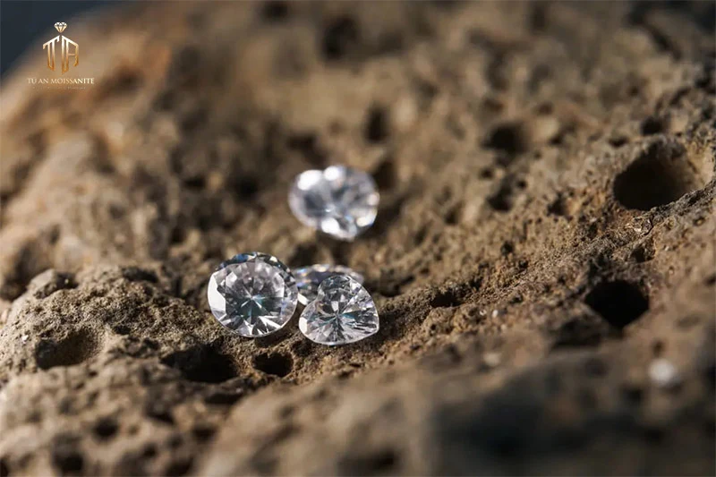 kim-cuong-moissanite-la-gi